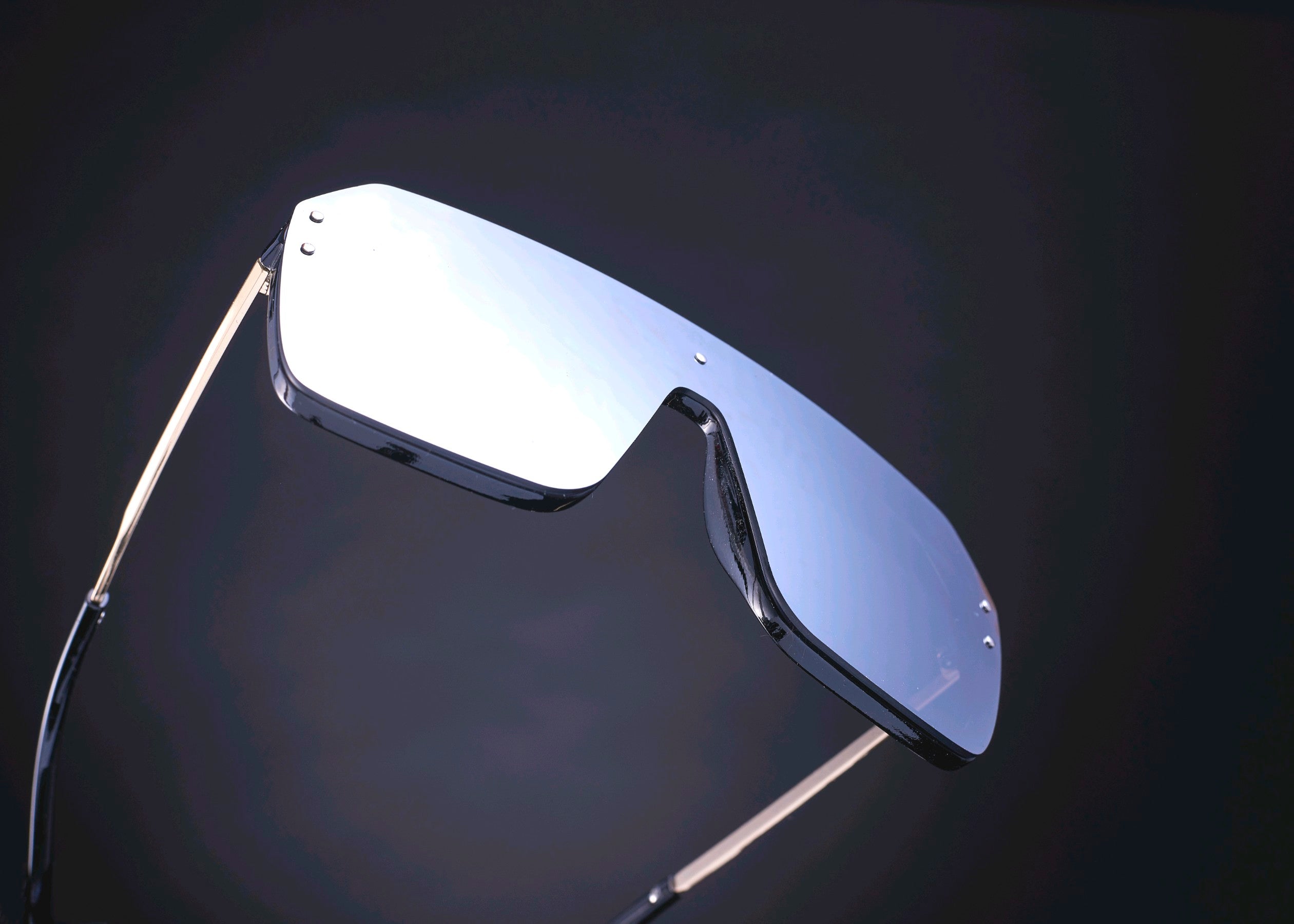 Stylish Retro Design Silver